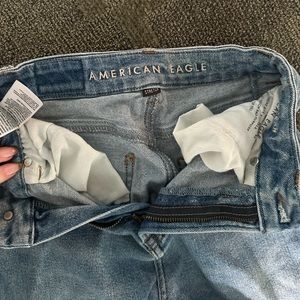 american eagle mom jeans!